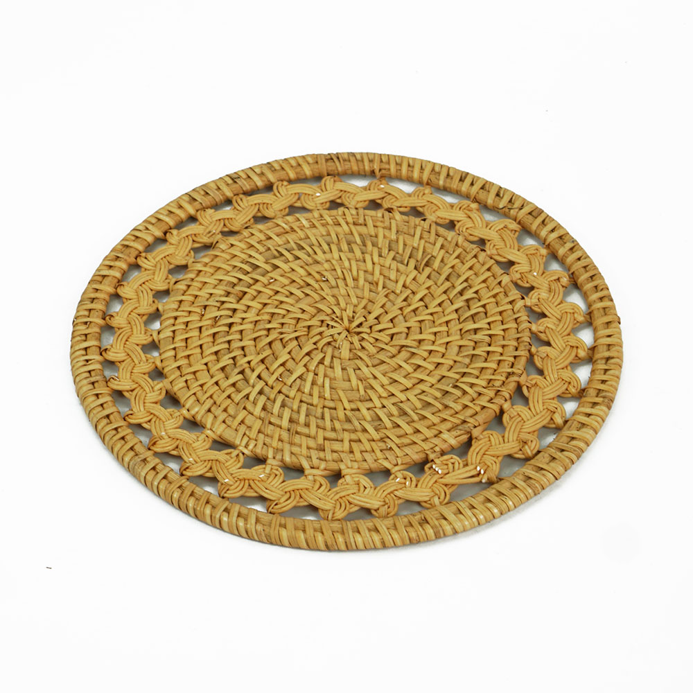 Simple_Decor_Overlapping_Rattan_Placemat