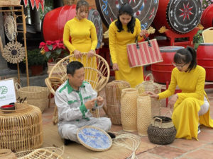 Vietnamese Handicraft Industry (1)