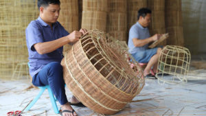 Rattan-table-factory-in-Vietnam