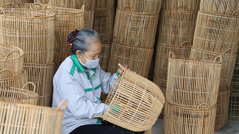 storage-basket-wholesale-taking-up-space-simple-decor