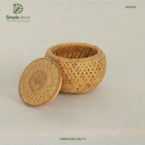 Woven bamboo box 